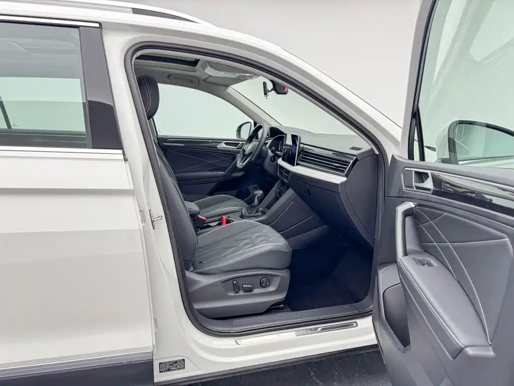 Volkswagen Tiguan L 2021 — фото 25