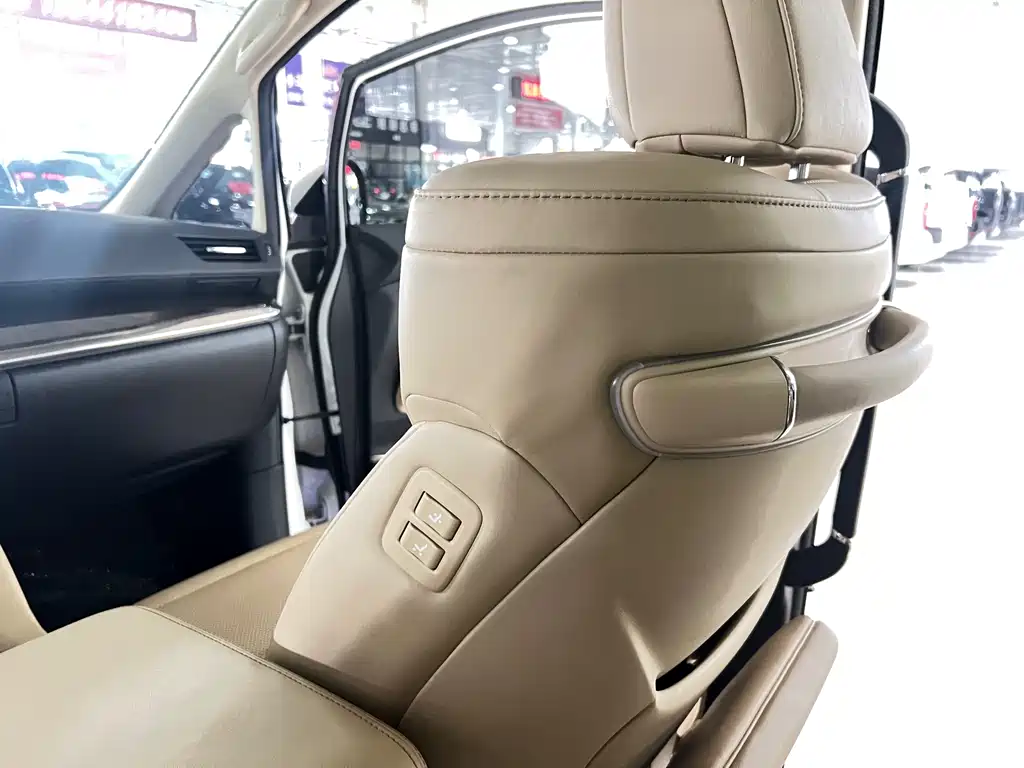 Toyota Vellfire 2020 — фото 25