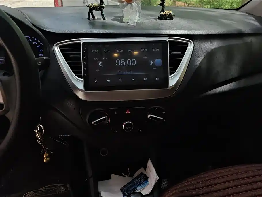 Hyundai Verna 2018 — фото 13