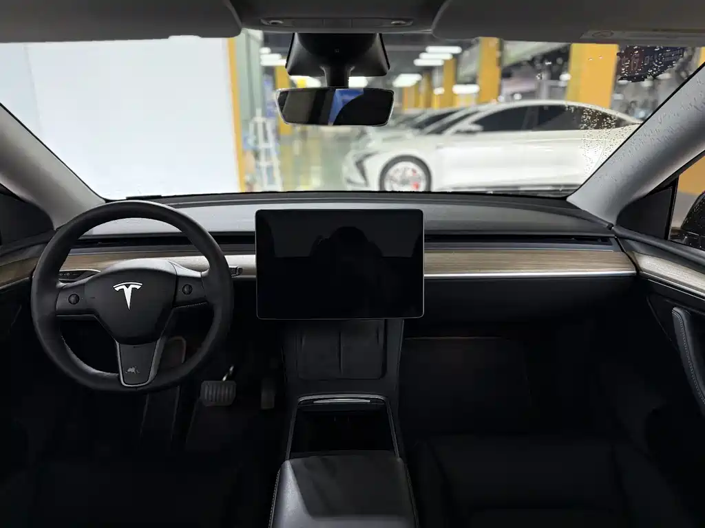 Tesla Model Y 2023 — фото 19