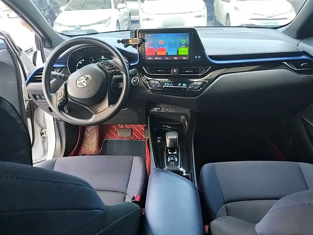 Toyota C-HR EV 2022 — фото 10