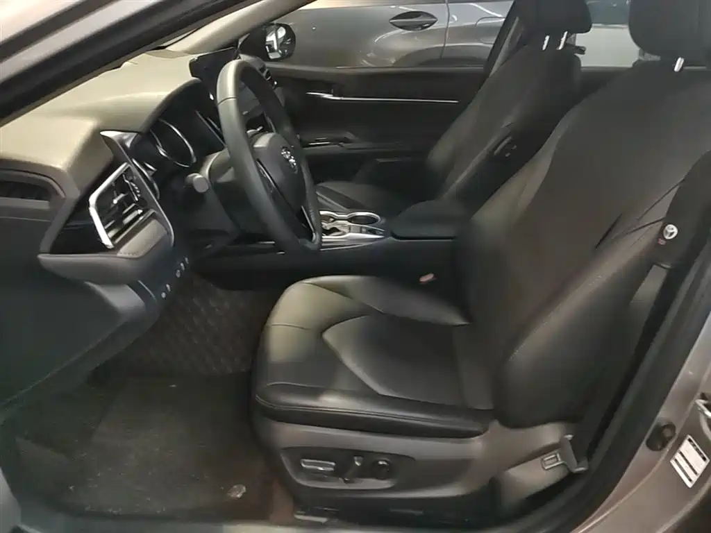 Toyota Camry 2023 — фото 15