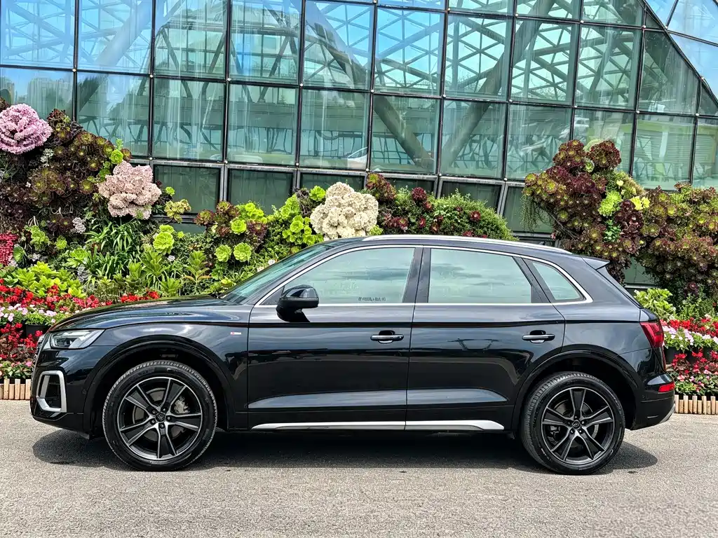 Audi Q5L 2022 — фото 3