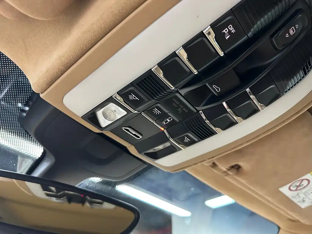 Porsche Cayenne 2015 — фото 24