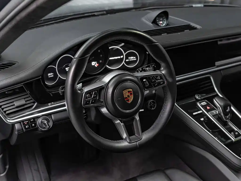 Porsche Panamera 2018 — фото 9
