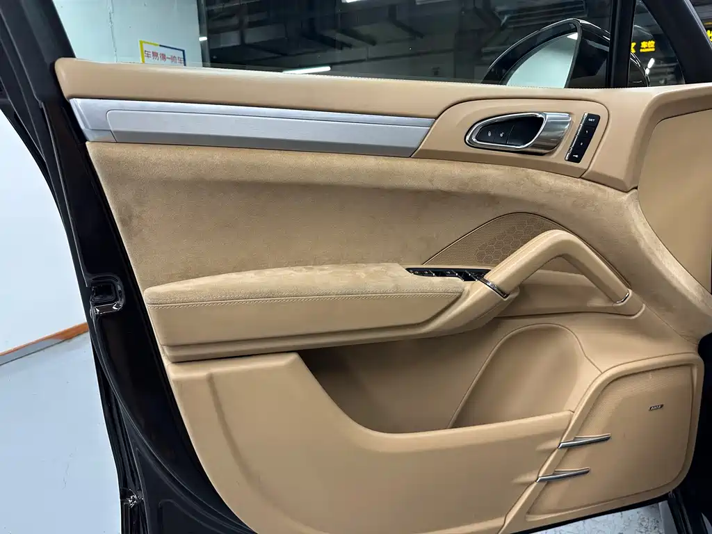Porsche Cayenne 2015 — фото 23