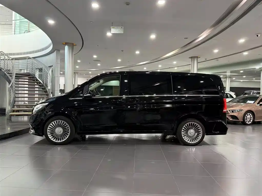 Mercedes-Benz V-Class 2020 — фото 4