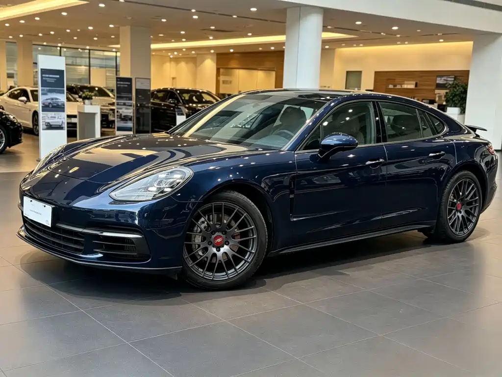 Porsche Panamera 2019 — фото 1