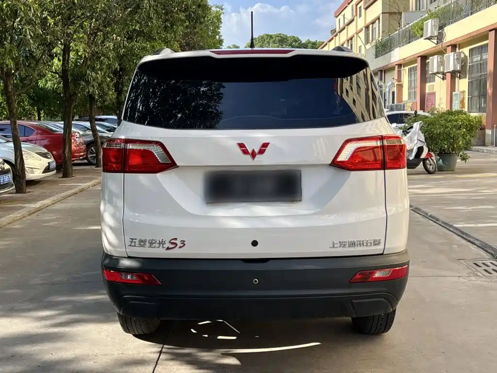 Wuling Hongguang S3 2018 — фото 8