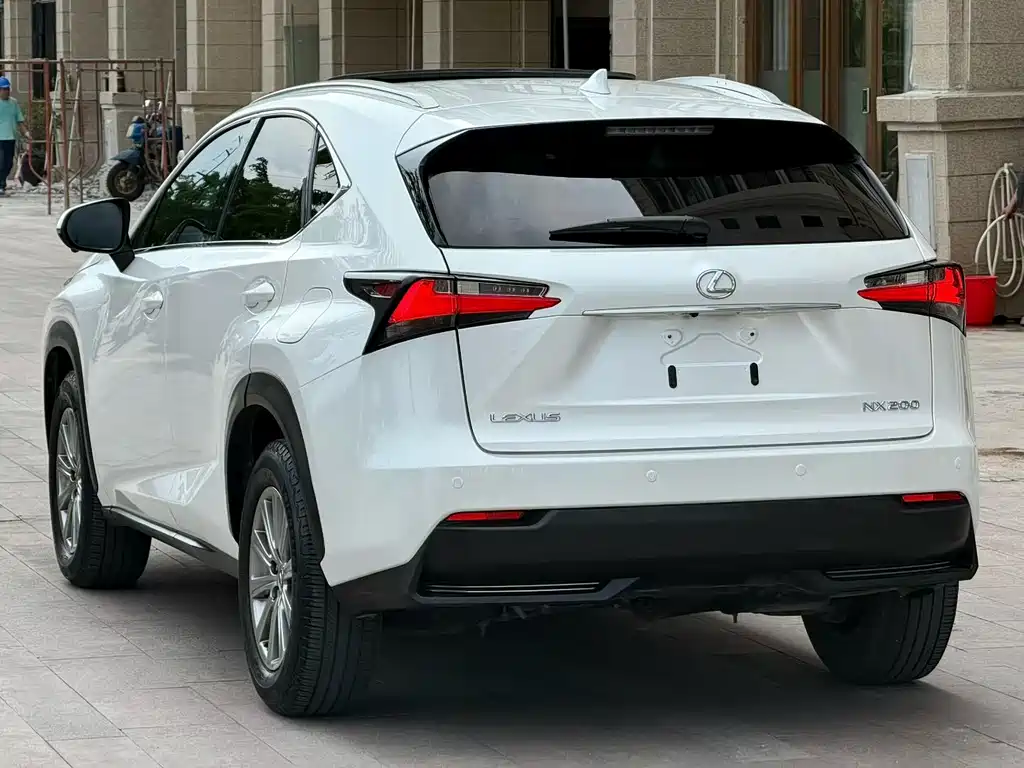 Lexus NX 2016 — фото 8