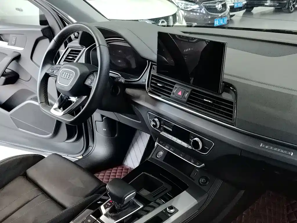 Audi Q5L 2021 — фото 16