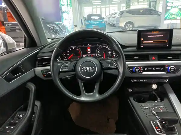 Audi A4L 2018
