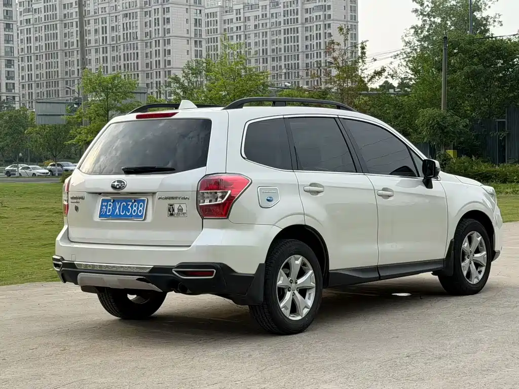 Subaru Forester 2015 — фото 6