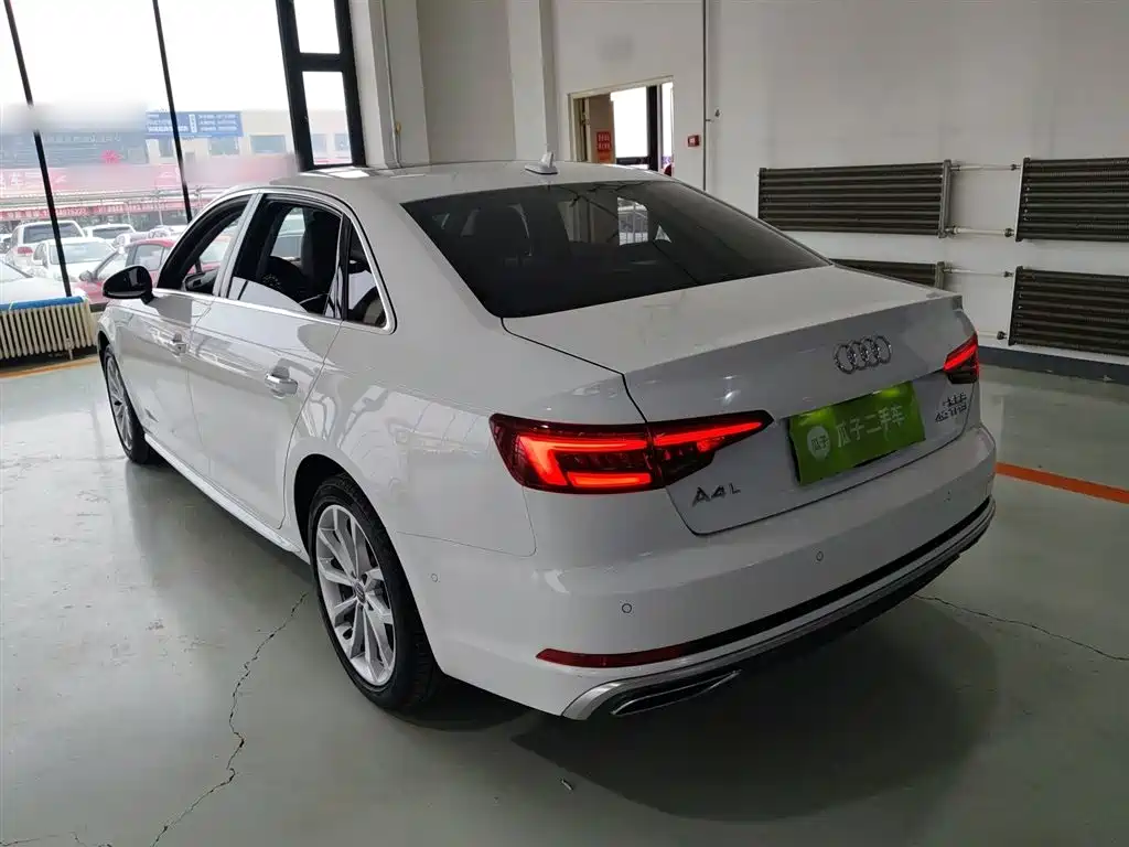 Audi A4L 2020 — фото 23