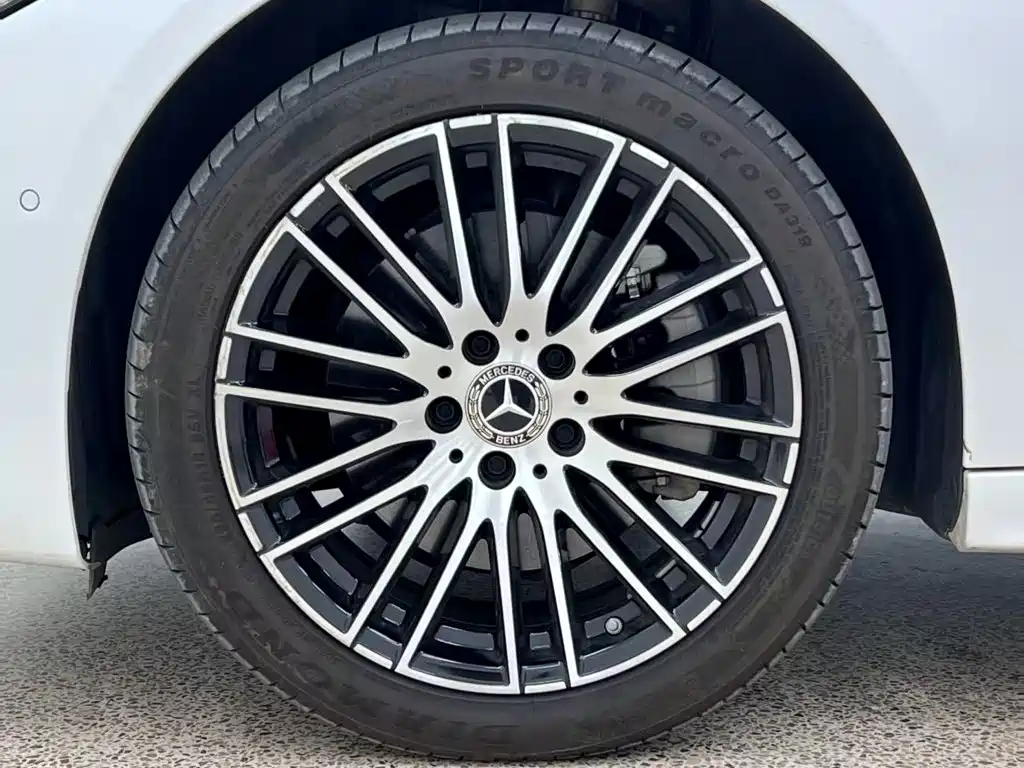 Mercedes-Benz C-Class 2023 — фото 13