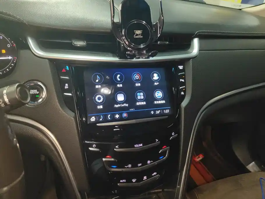 Cadillac XTS 2018 — фото 13
