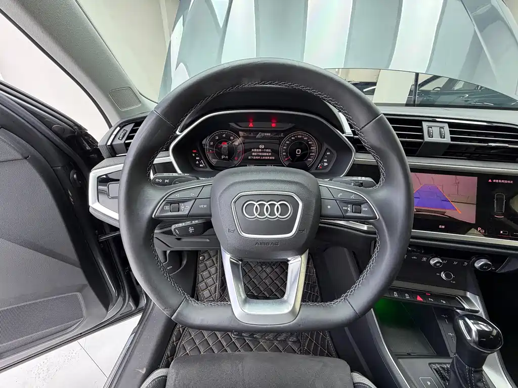 Audi Q3 2023 — фото 10