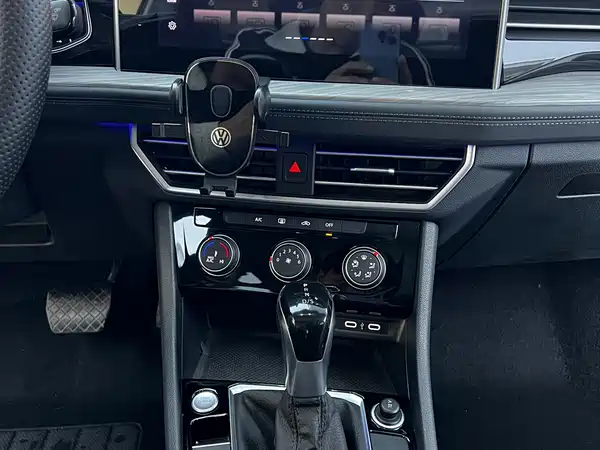 Volkswagen Sagitar 2024