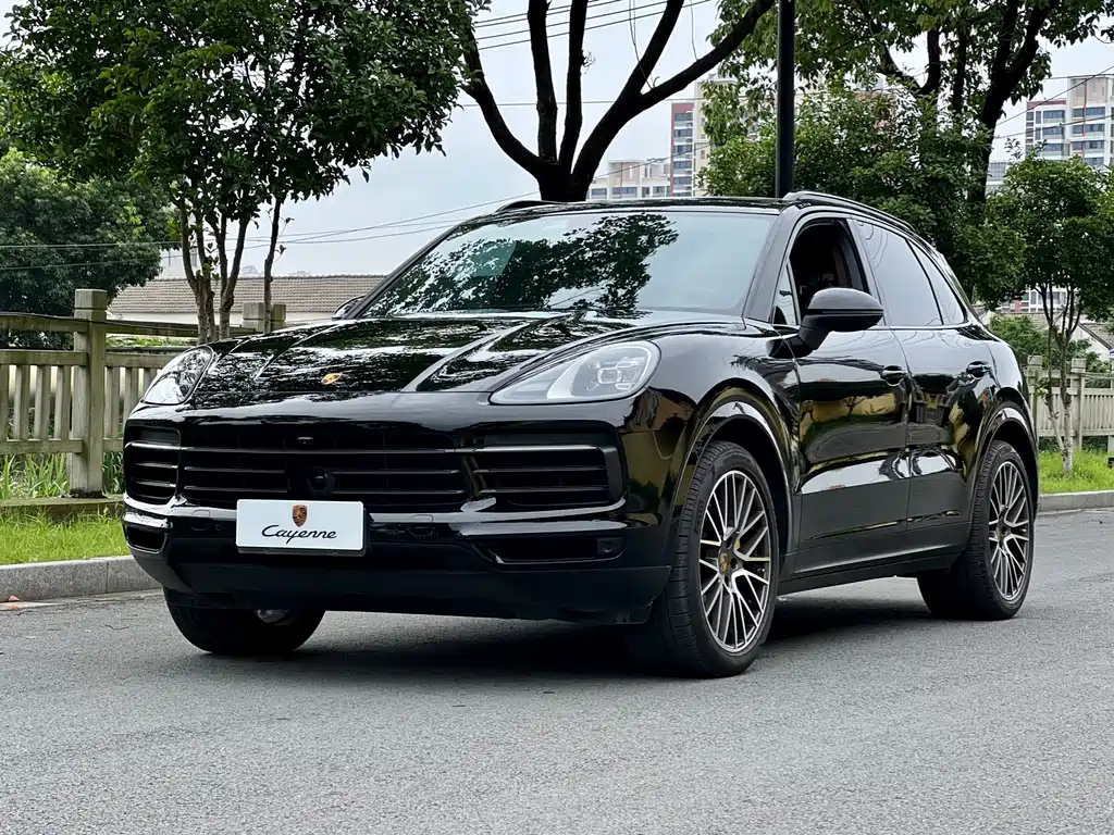 Porsche Cayenne 2021