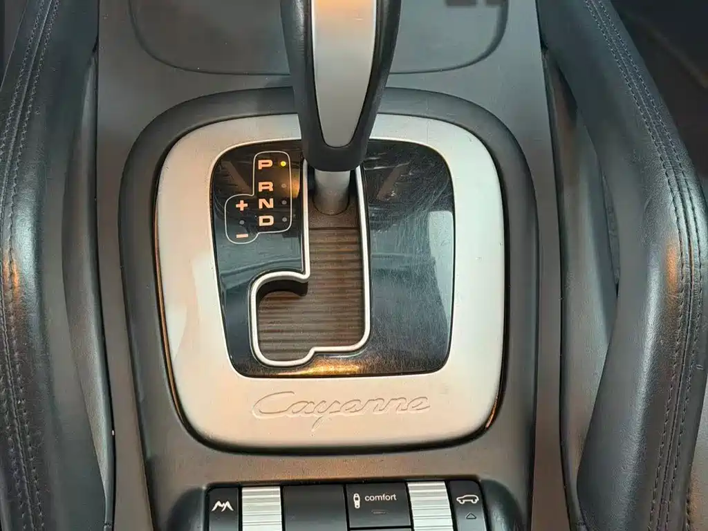 Porsche Cayenne 2010 — фото 14