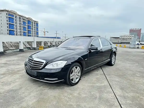 Mercedes-Benz S-Class 2011