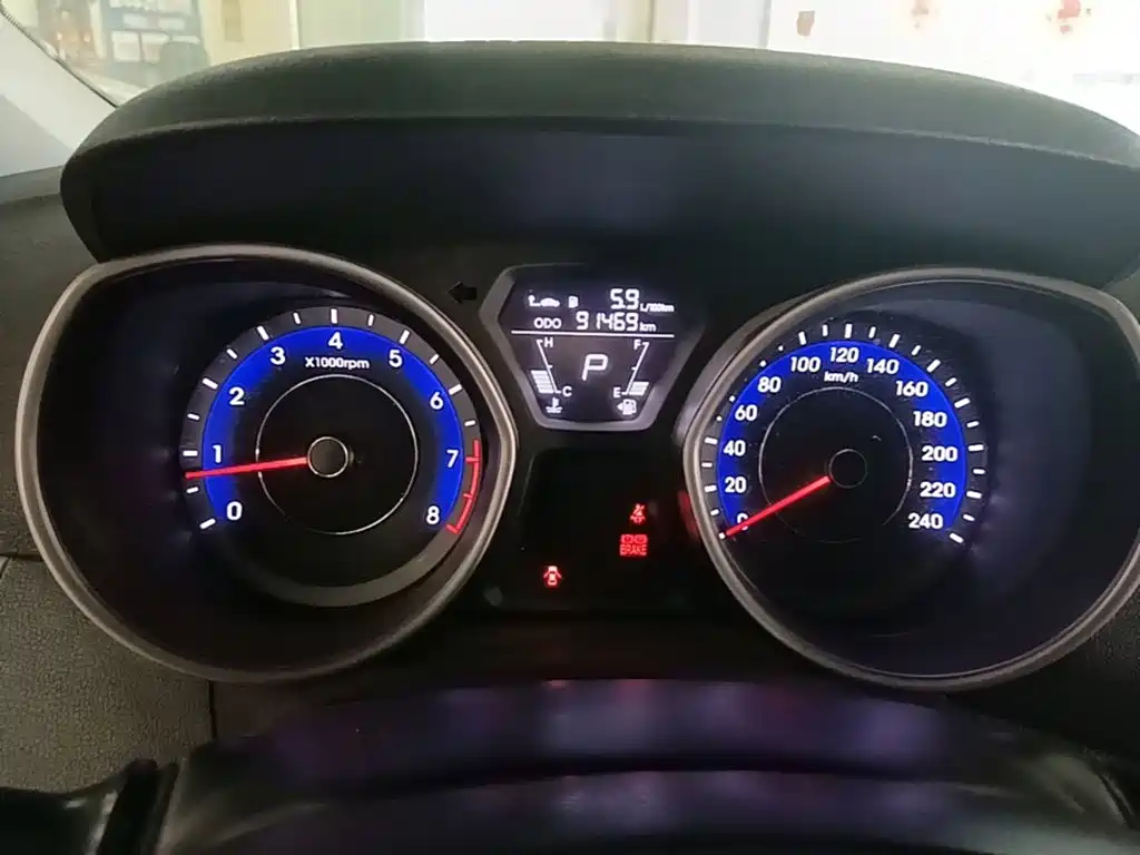 Hyundai Elantra Langdong 2017 — фото 12