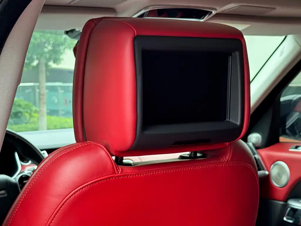 Land Rover Sport 2020 — фото 17