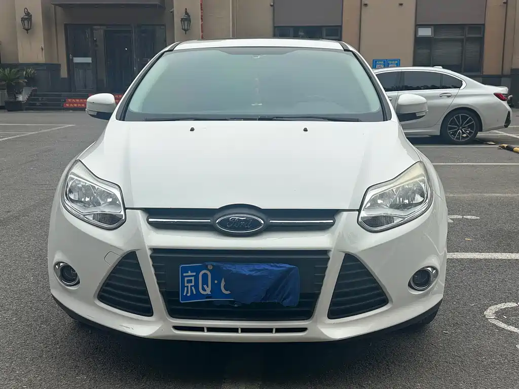 Ford Focus 2015 — фото 8