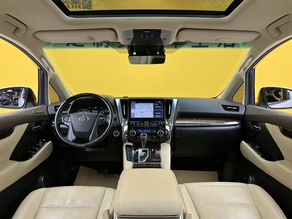 Toyota Alphard 2021 — фото 17