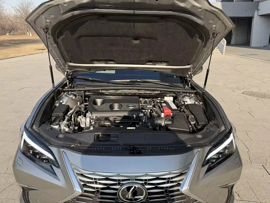 Lexus ES 2025 — фото 15