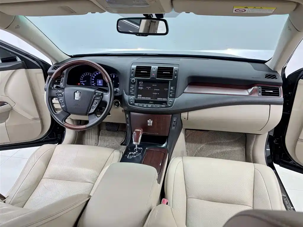 Toyota Crown 2013 — фото 12