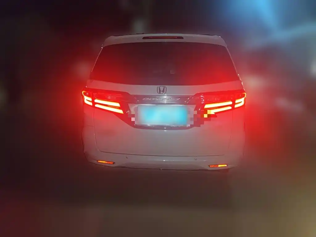 Honda Odyssey 2016 — фото 5