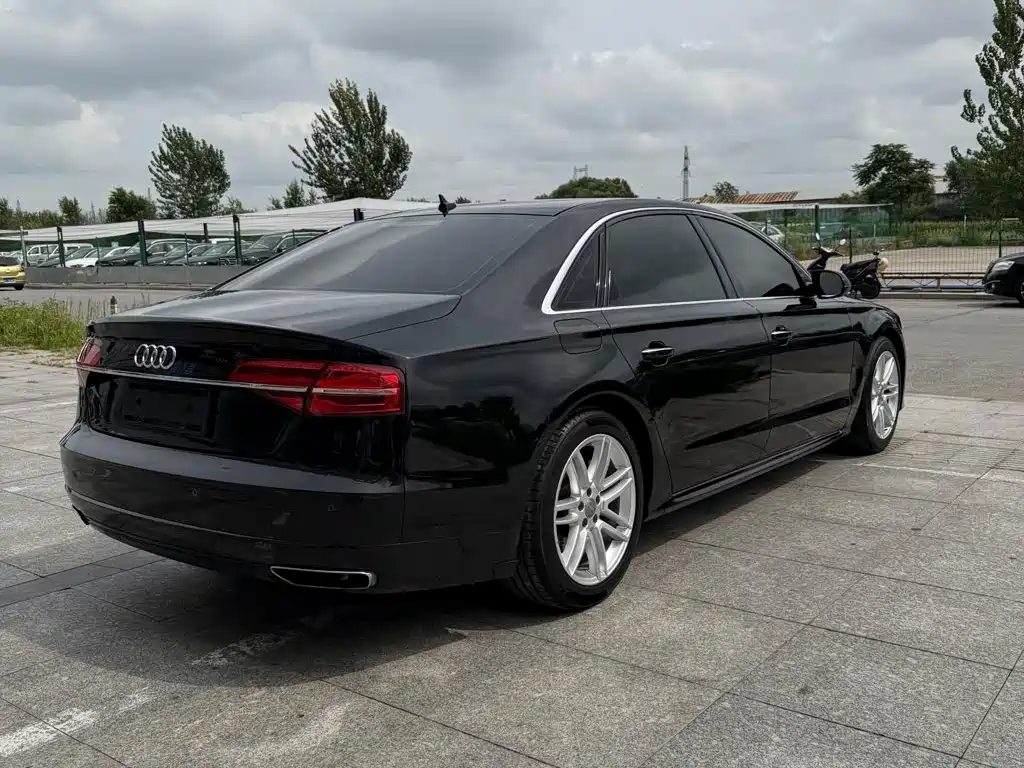 Audi A8 2018 — фото 10