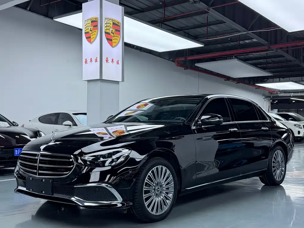 Mercedes-Benz E-Class 2022