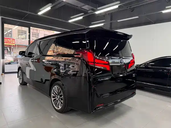 Toyota Alphard 2021
