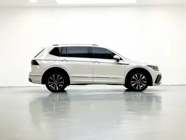 Volkswagen Tiguan L 2022 — фото 4