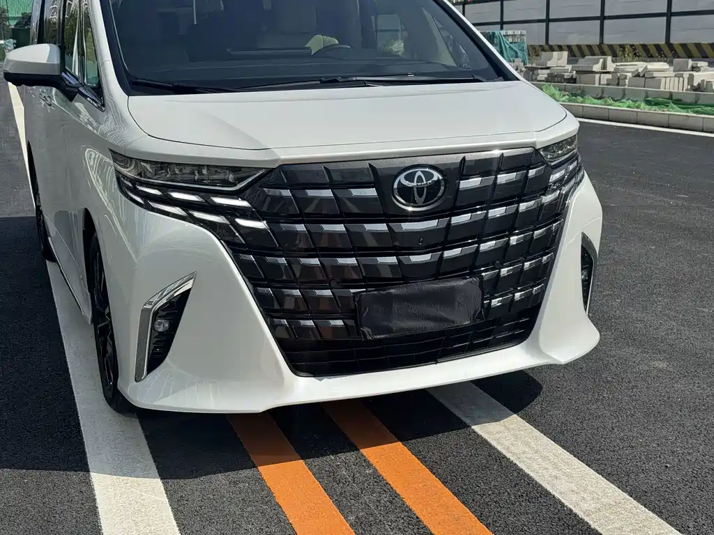 Toyota Alphard 2025 — фото 3