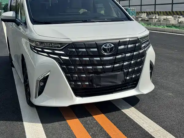 Toyota Alphard 2025