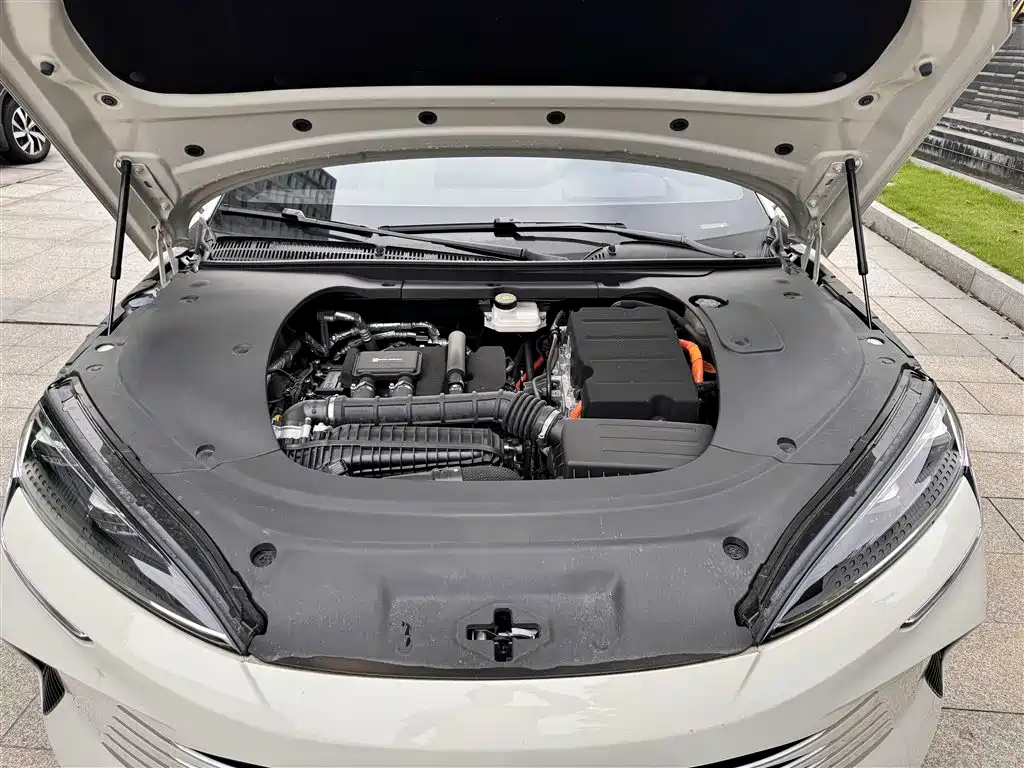 BYD Seal 07 DM-i 2025 — фото 15