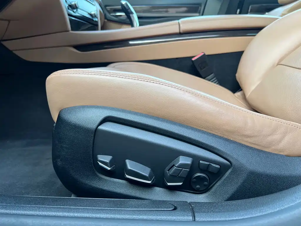 BMW 7 Series 2014 — фото 25