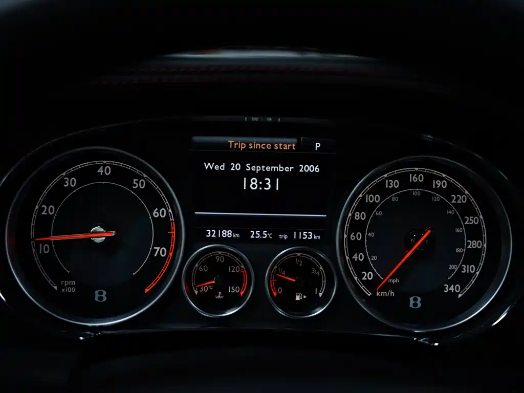 Bentley Continental 2013 — фото 10