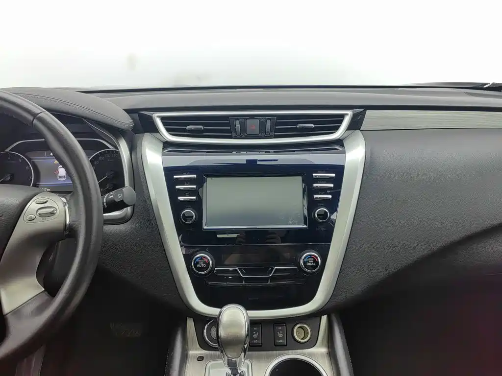 Nissan Murano 2018 — фото 12