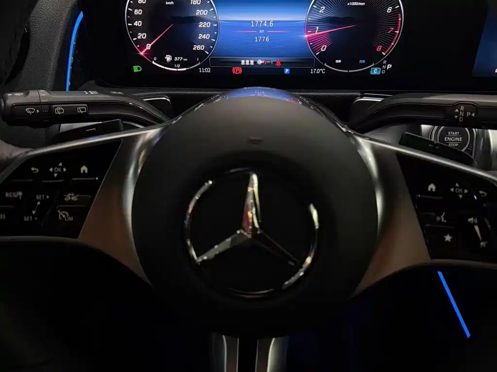 Mercedes-Benz GLB 2025 — фото 12