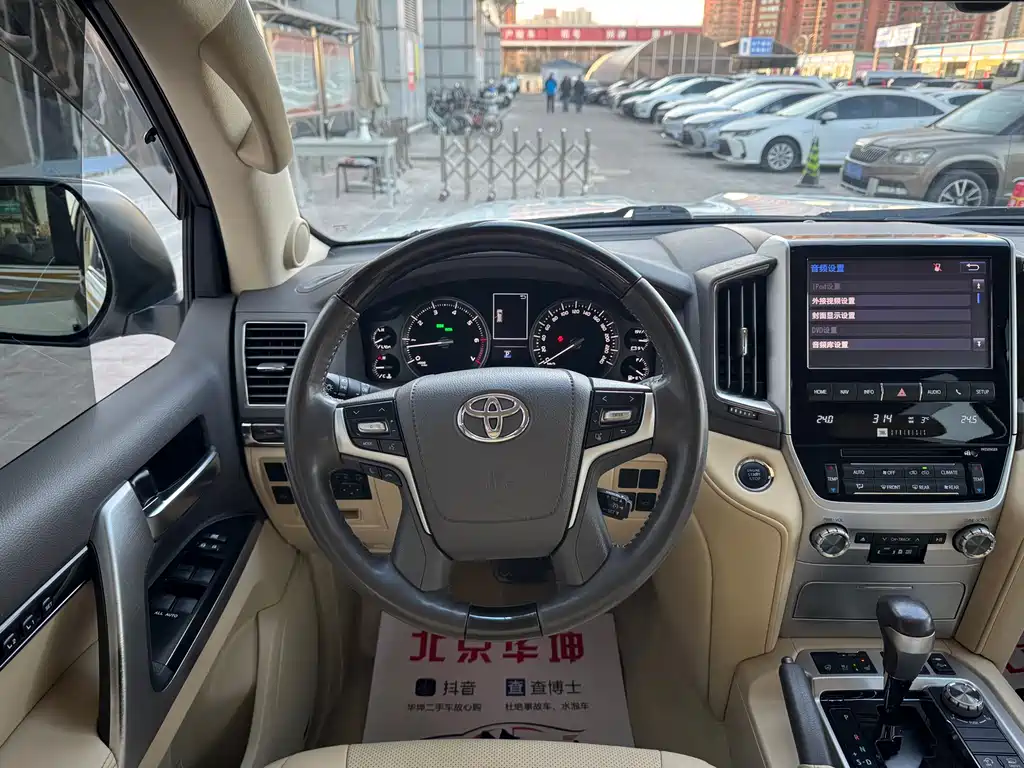 Toyota Land Cruiser 2016 — фото 20