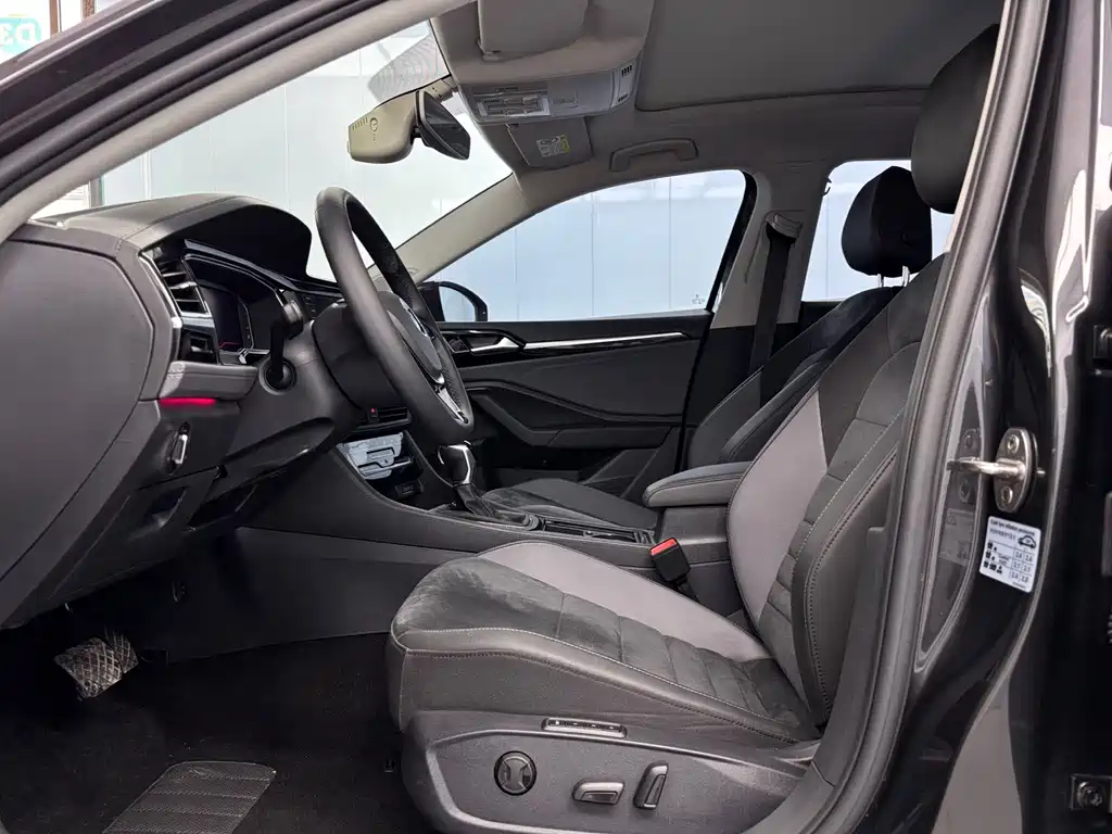 Volkswagen Sagitar 2022