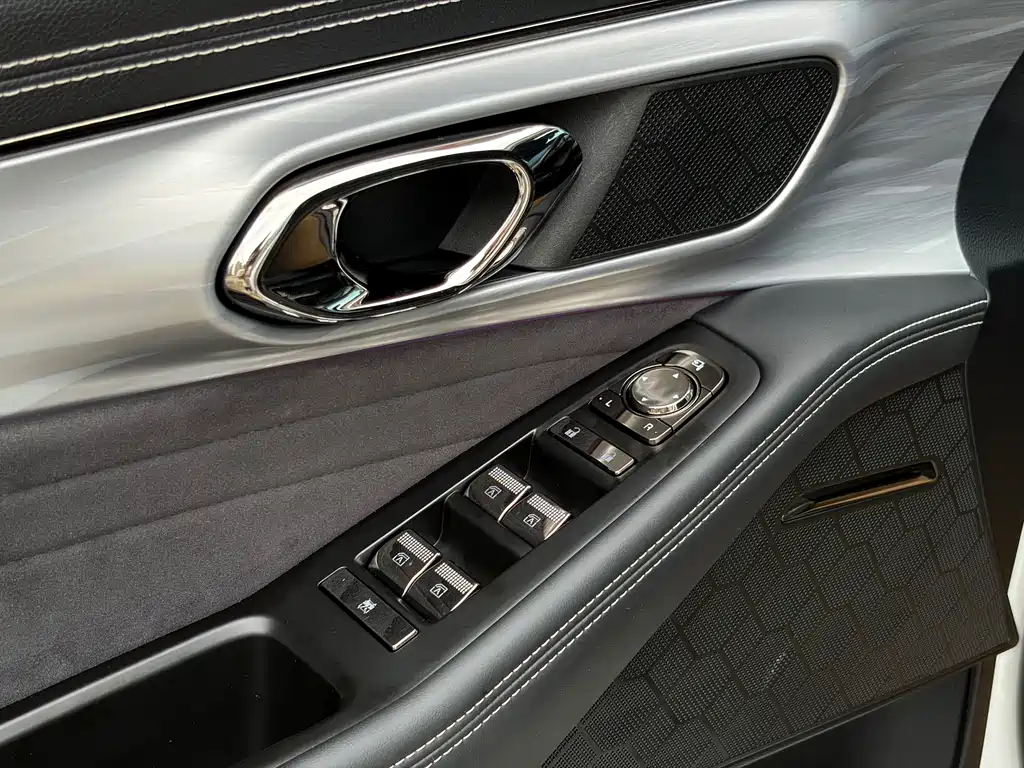 GAC Motor Trumpchi GS8 2023 — фото 24