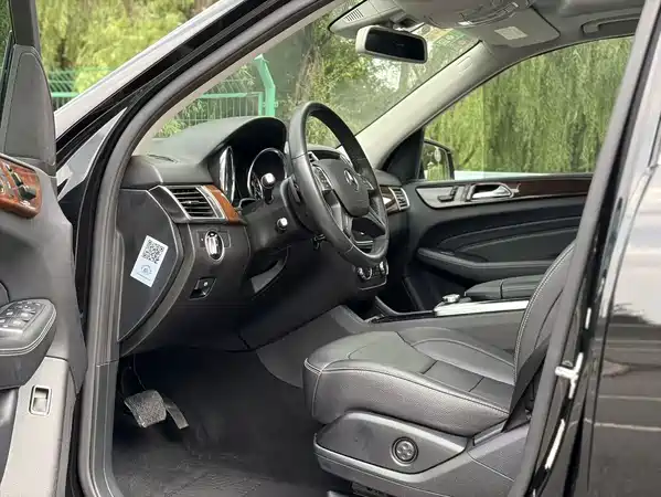 Mercedes-Benz M-Class 2015