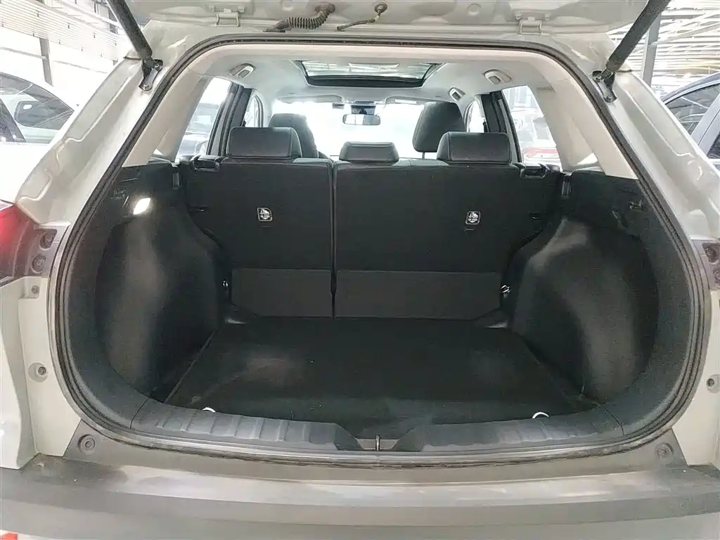Toyota Corolla Cross 2022 — фото 19