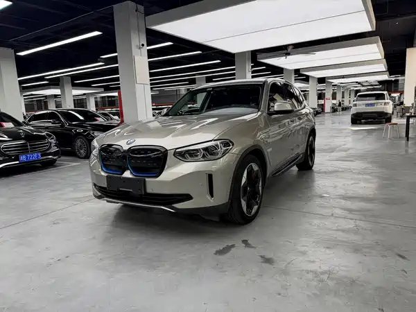 BMW iX3 2021