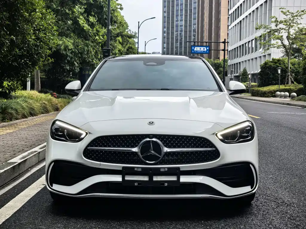 Mercedes-Benz C-Class 2025 — фото 2